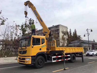 東風(fēng)8噸隨車(chē)吊 多功能重載利器，廠(chǎng)家直推保障品質(zhì)與價(jià)值